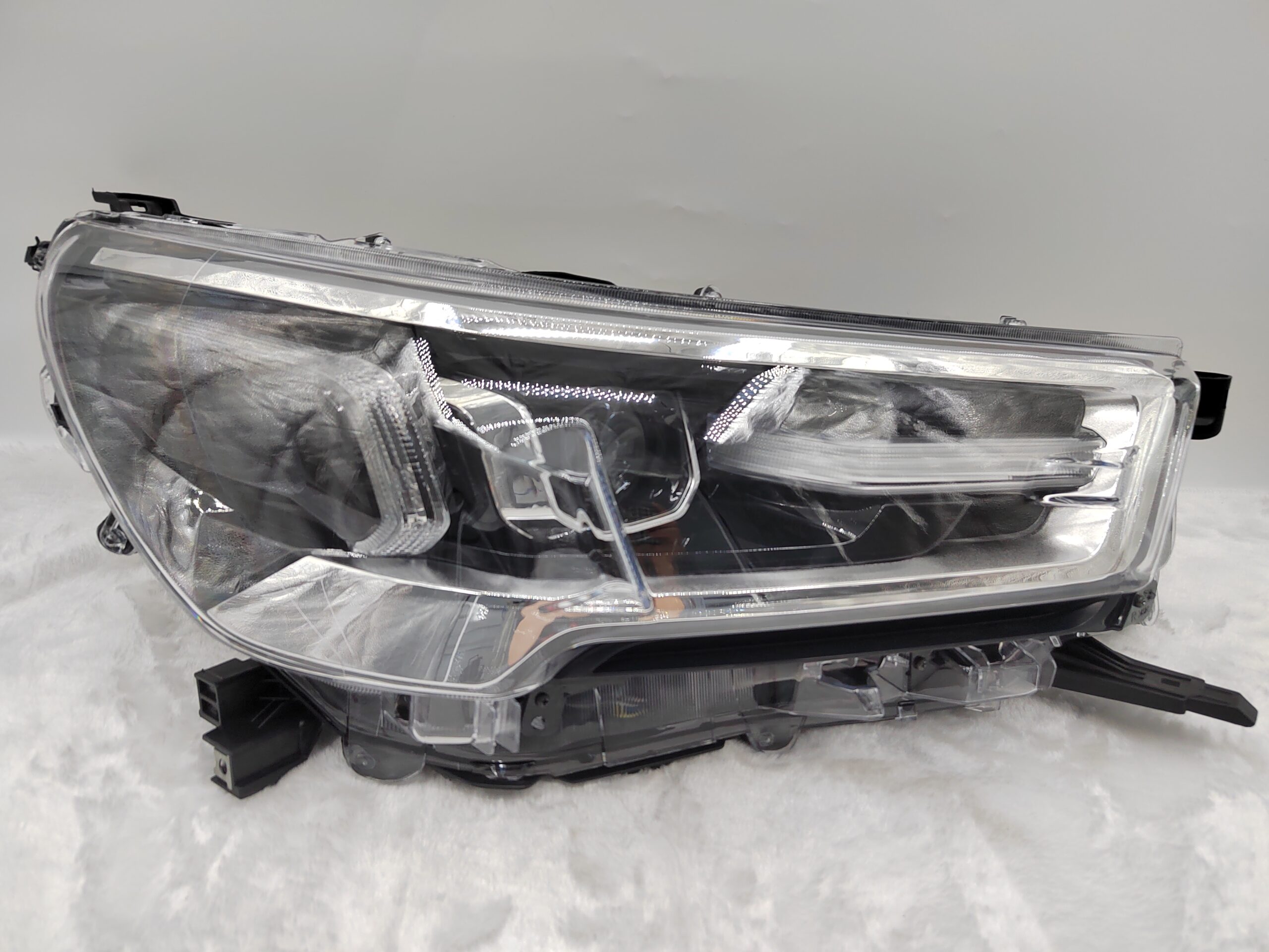 TOYOTA HILUX REVO 2020-2023 LED R.H.S HEADLIGHT ASSEMBLY