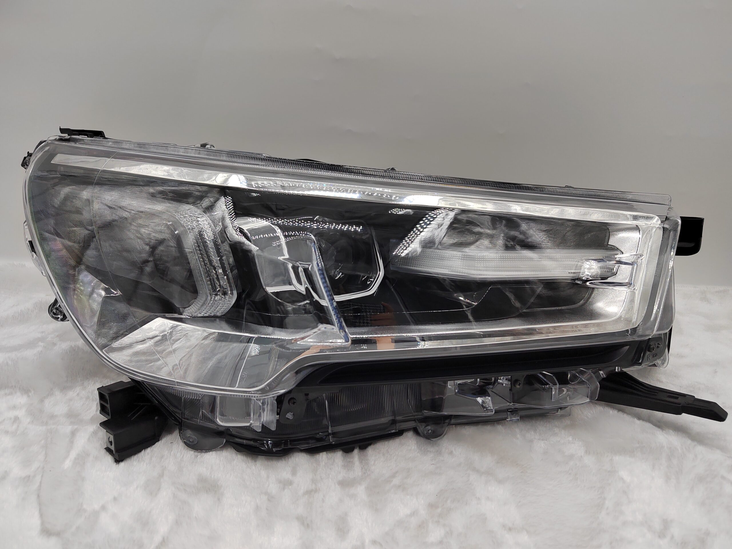 TOYOTA HILUX REVO 2020-2023 LED R.H.S HEADLIGHT ASSEMBLY