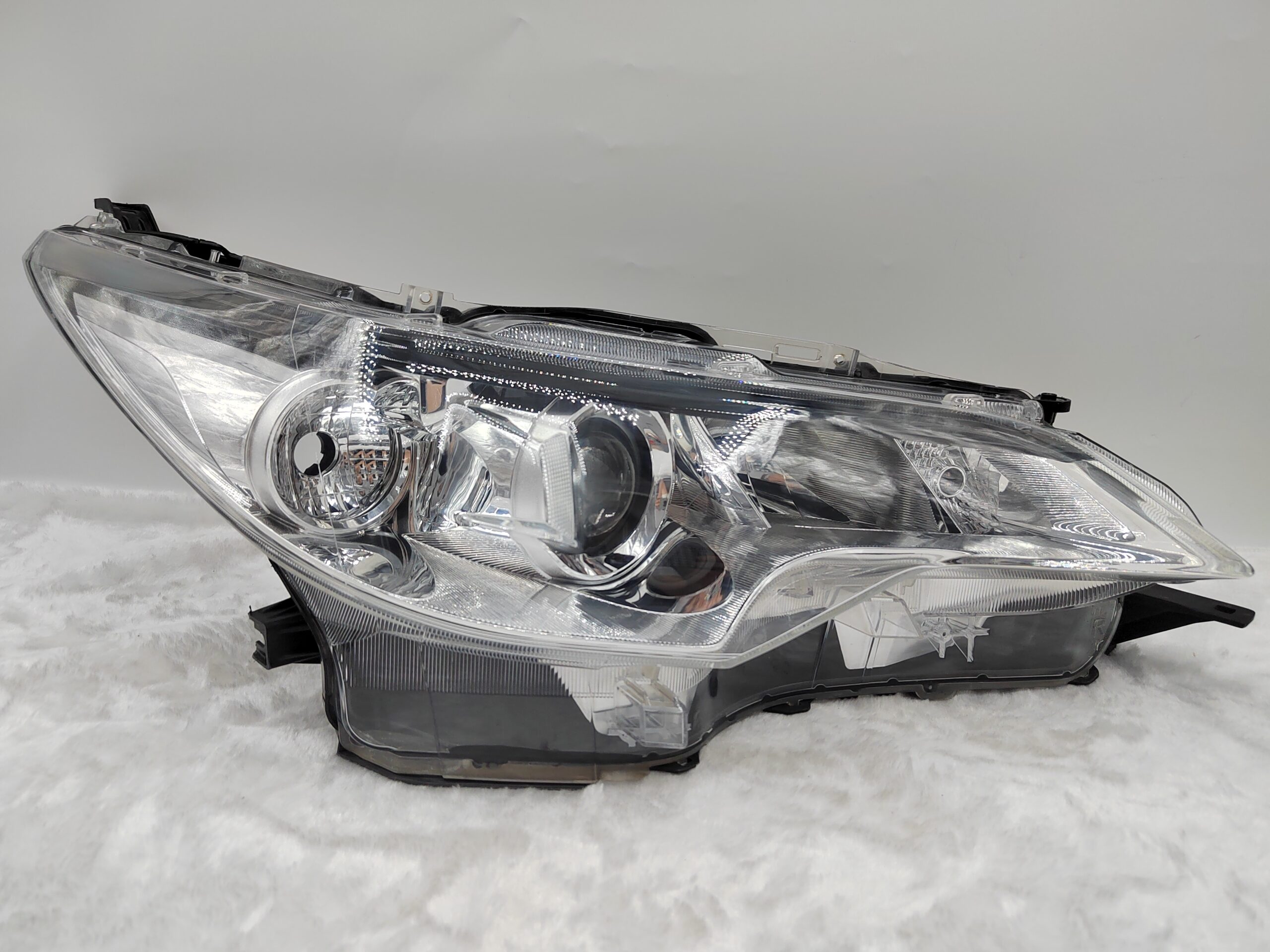 TOYOTA FORTUNER 2 AN160 2016-2020 HALOGEN R.H.S HEADLIGHT ASSEMBLY