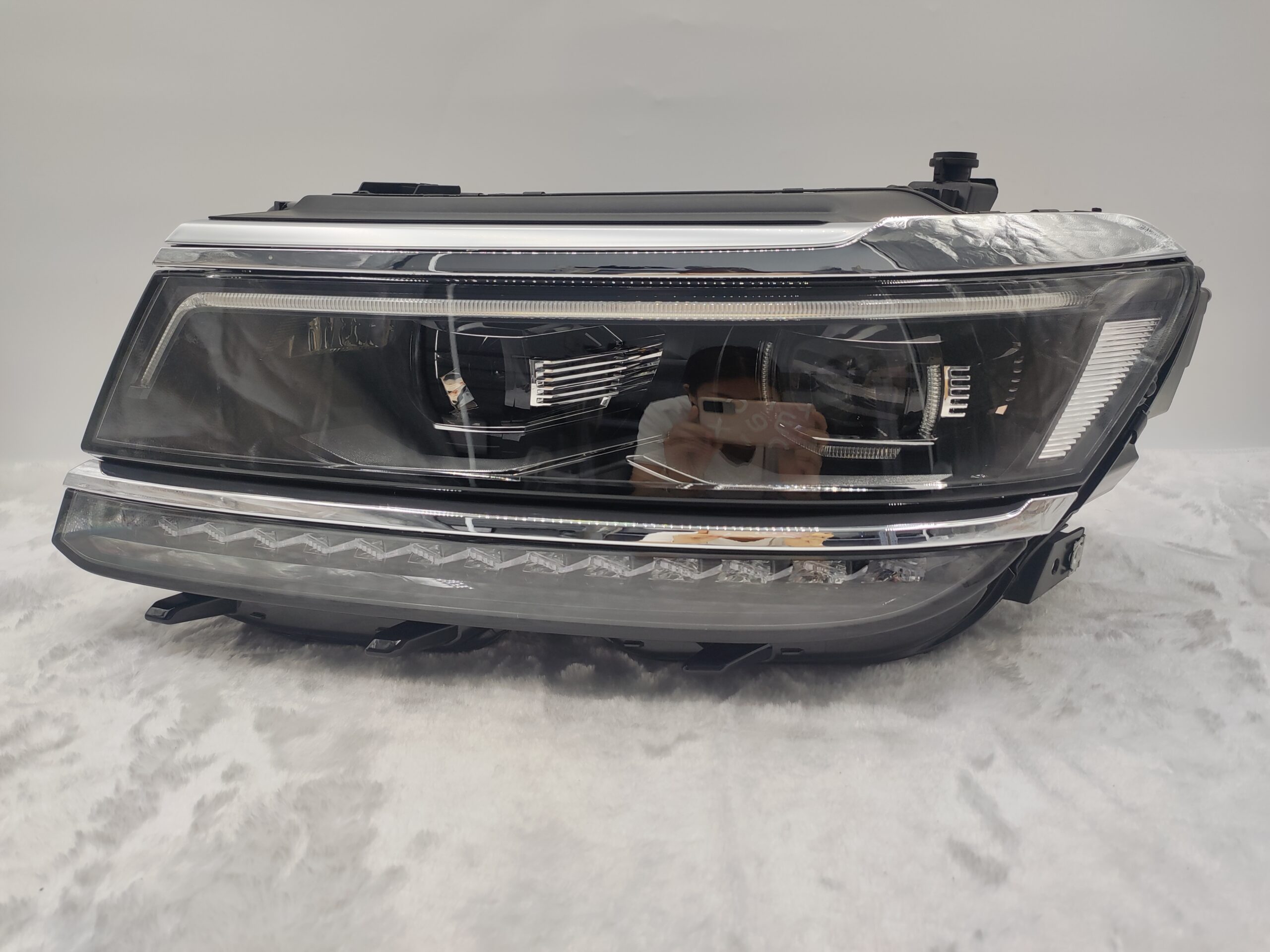 VOLKSWAGEN TIGUAN 2017-2020 LED L.H.S HEADLIGHT ASSEMBLY