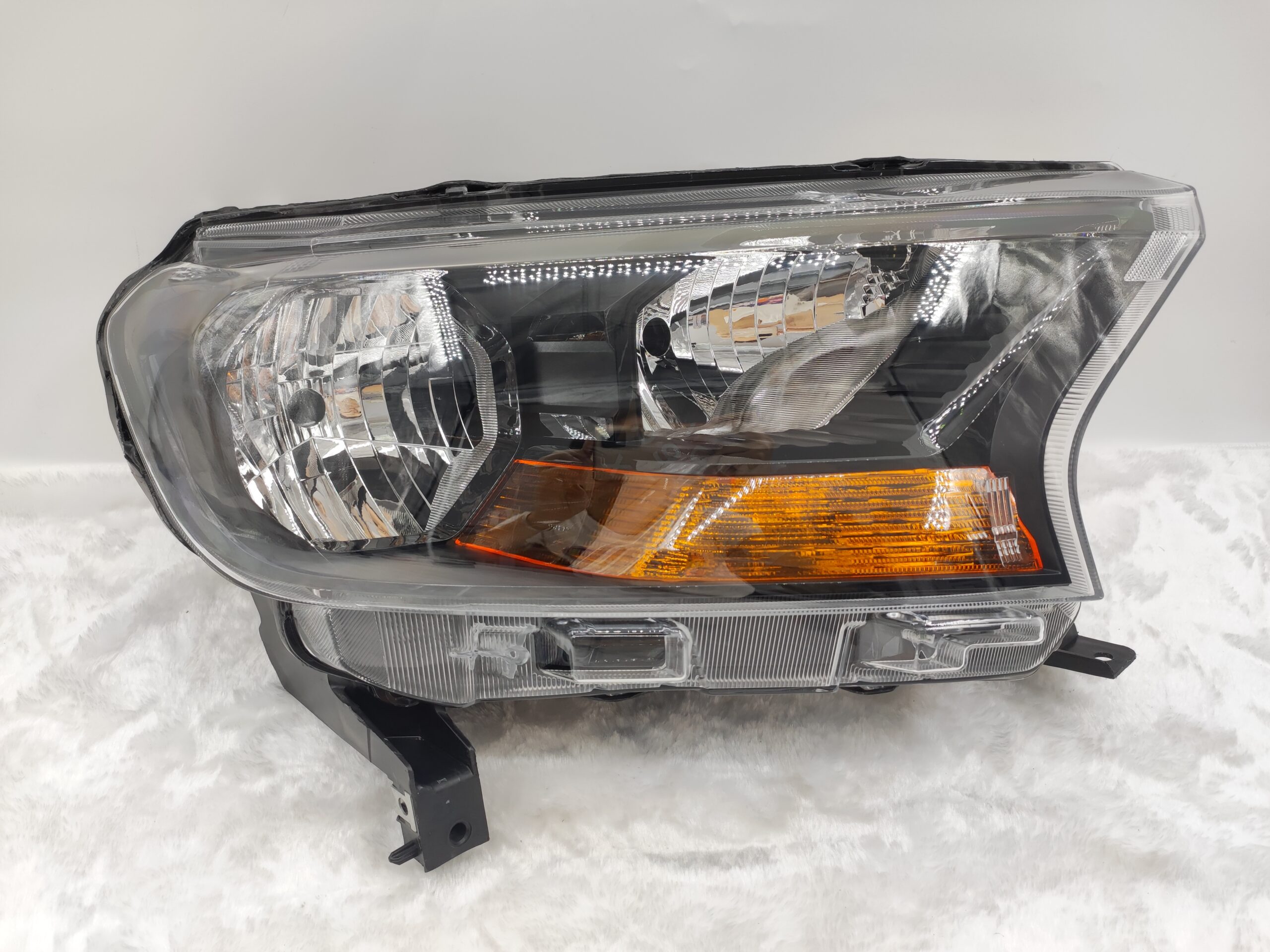 FORD EVEREST RANGER 2015-2019 HALOGEN R.H.S HEADLIGHT ASSEMBLY