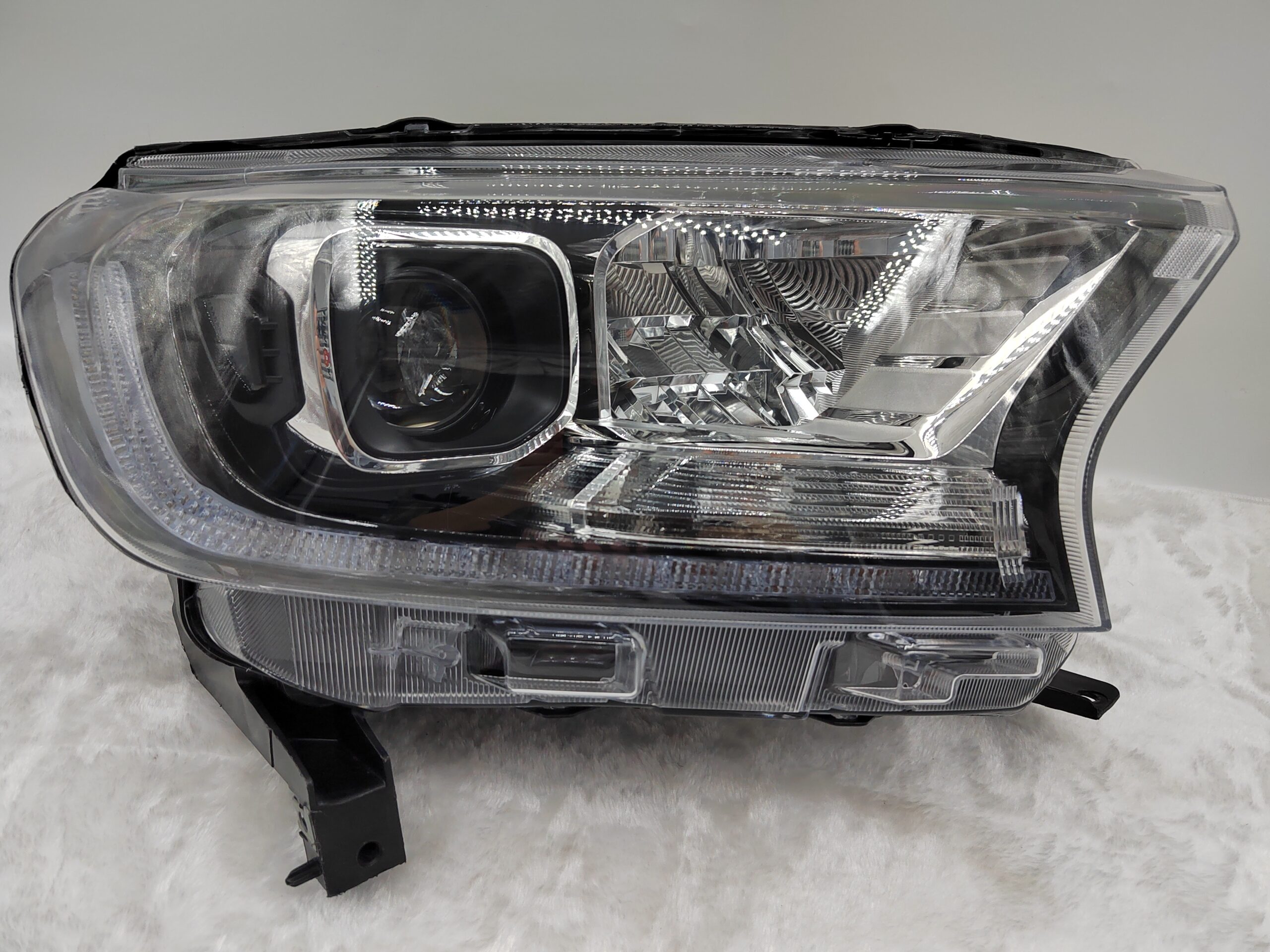 FORD EVEREST RANGER 2020-2021 LED R.H.S HEADLIGHT ASSEMBLY