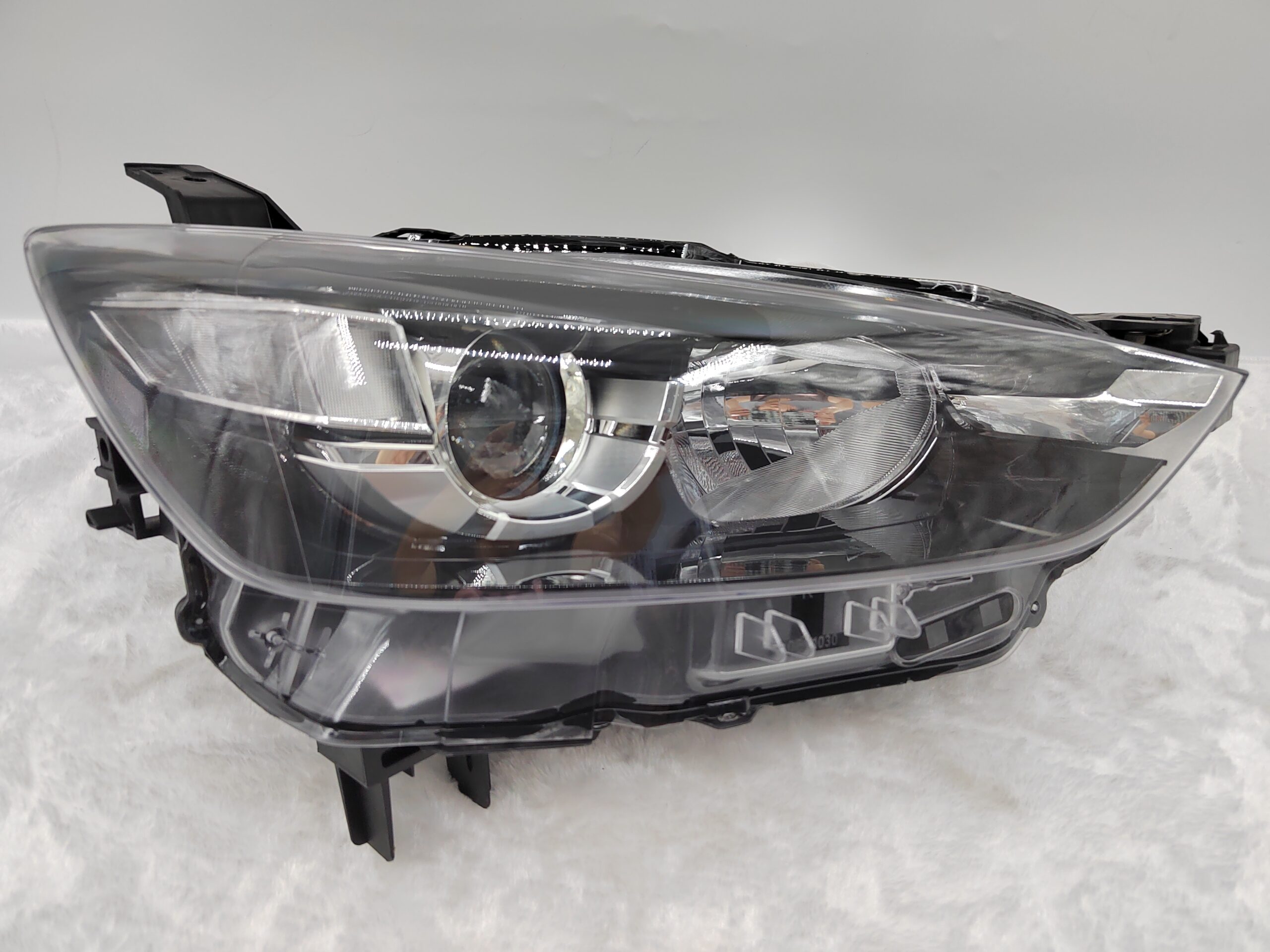 MAZDA CX-3 2016-2018 HALOGEN R.H.S HEADLIGHT ASSEMBLY