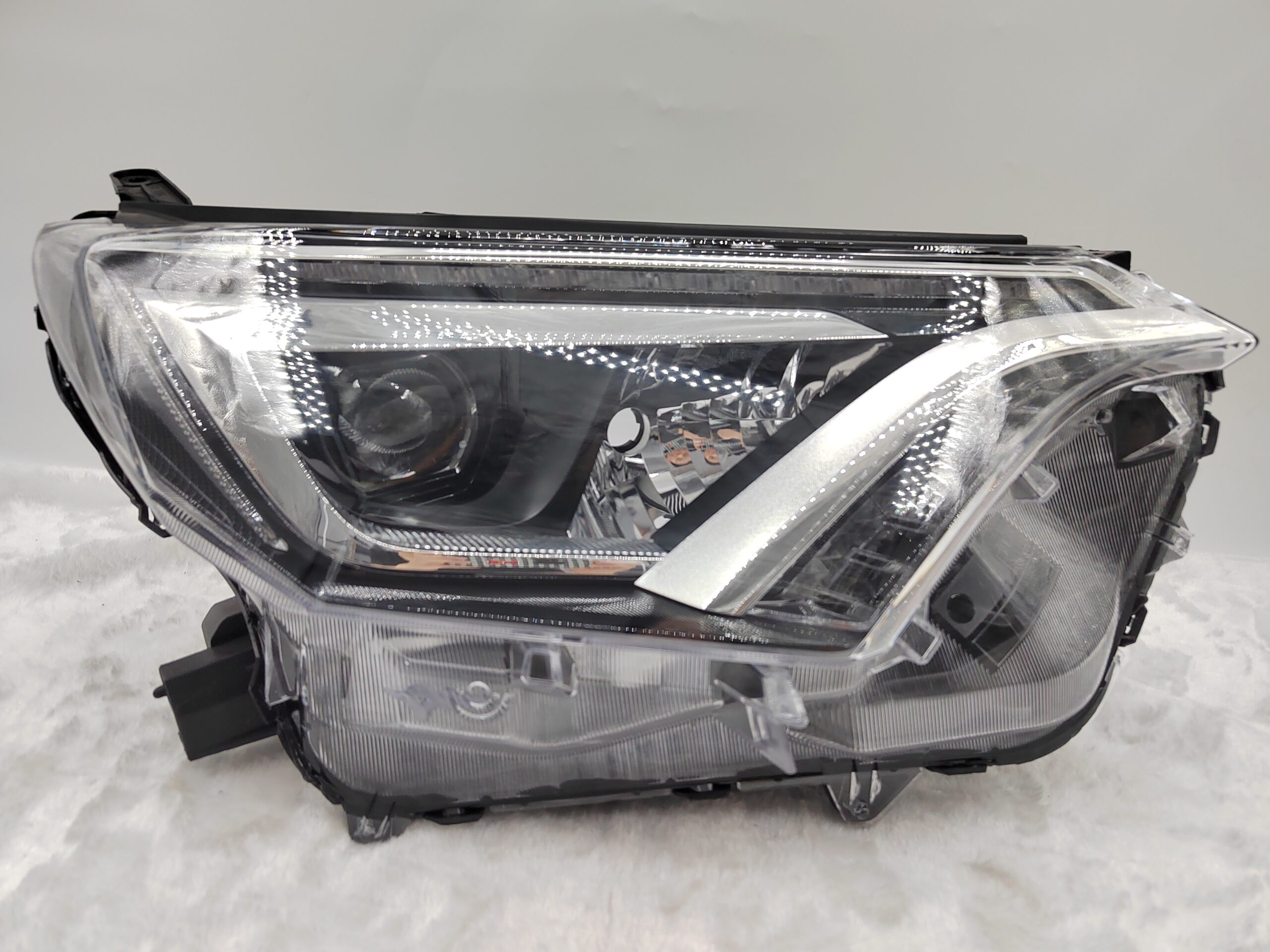 TOYOTA RAV4 4.5 XA40 2016-2018 LED R.H.S HEADLIGHT ASSEMBLY