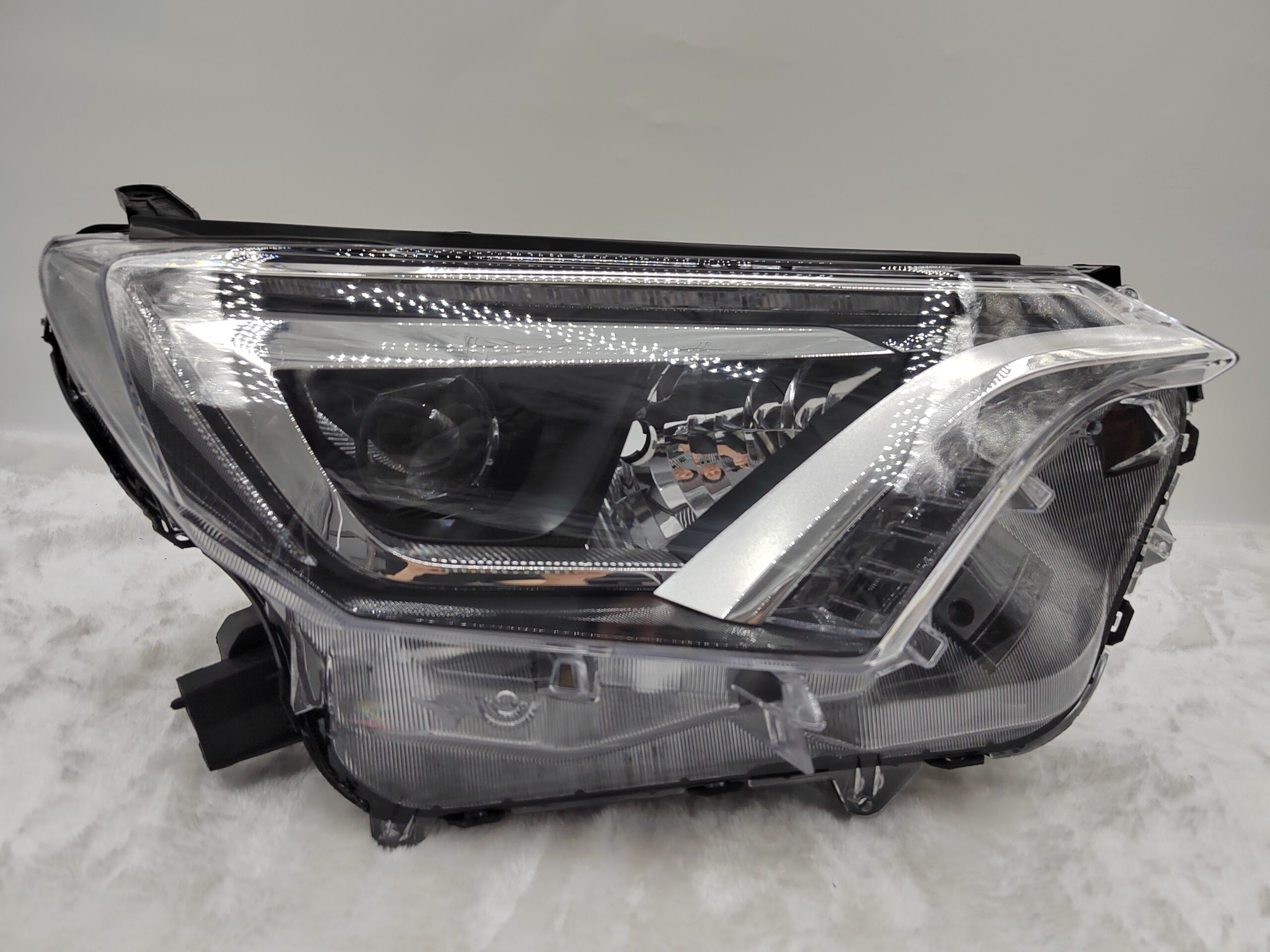 TOYOTA RAV4 4.5 XA40 2016-2018 LED R.H.S HEADLIGHT ASSEMBLY