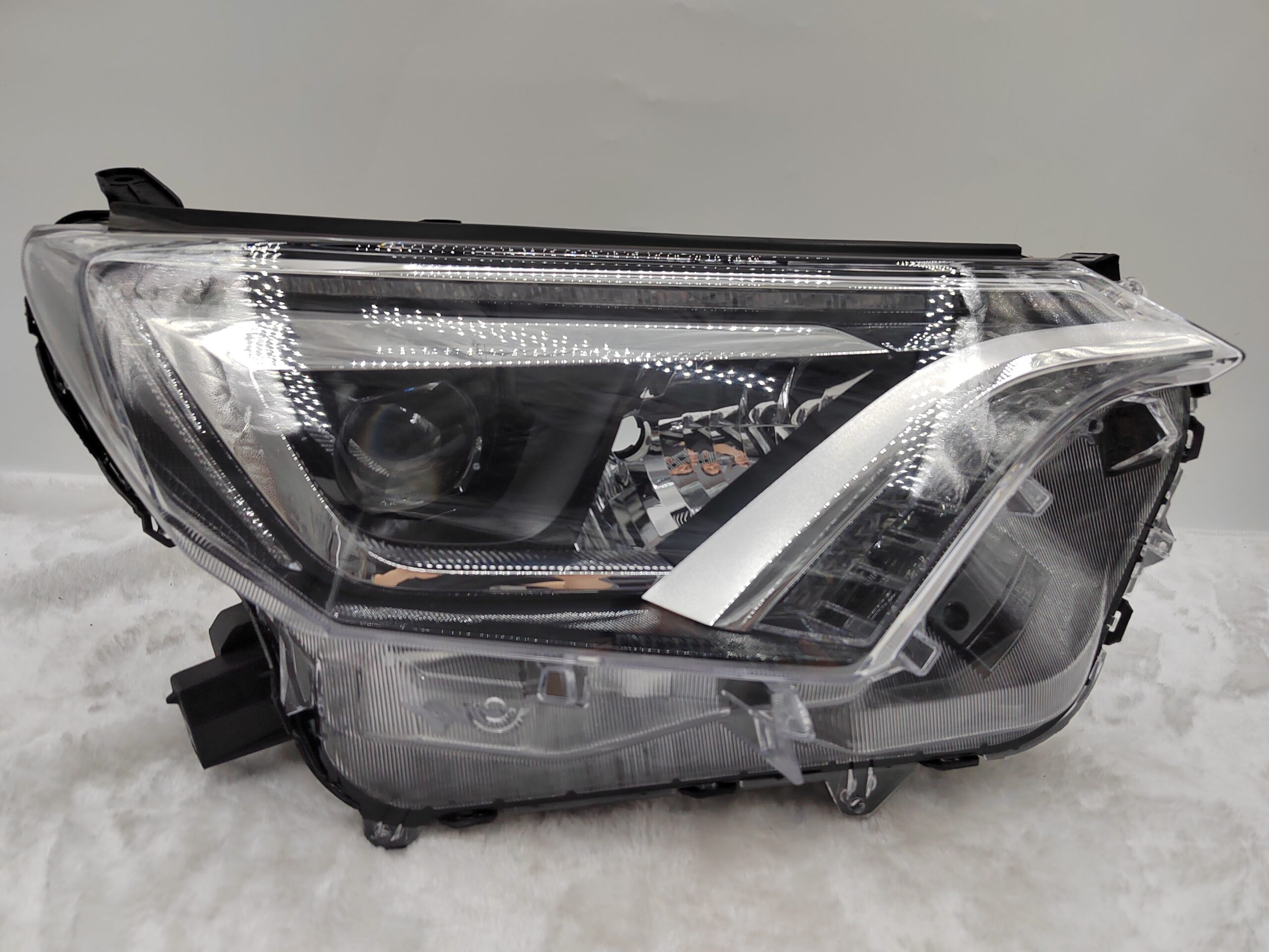 TOYOTA RAV4 4.5 XA40 2016-2018 LED R.H.S HEADLIGHT ASSEMBLY