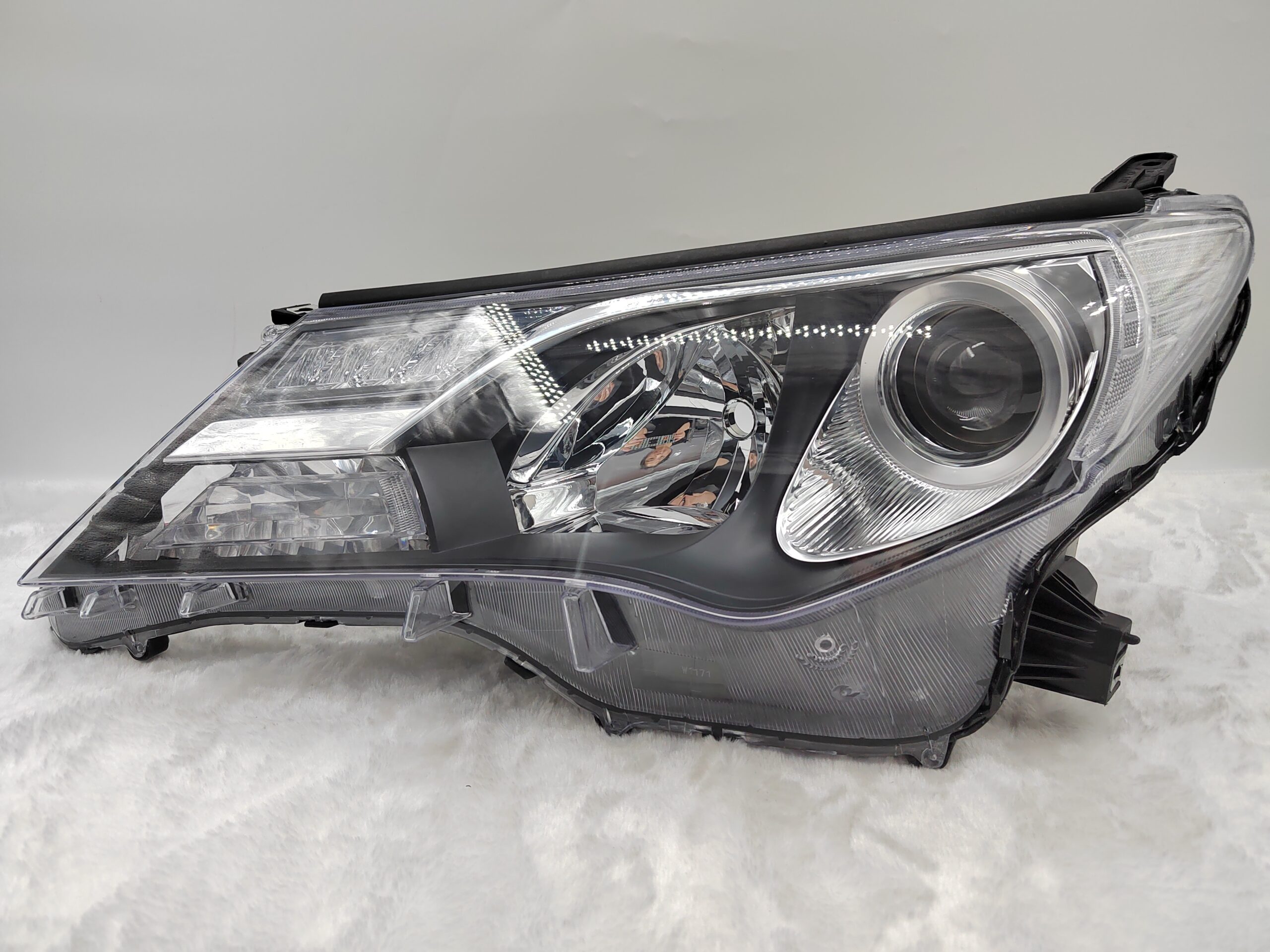 TOYOTA RAV4 IV XA40 2013-2015 XENON L.H.S HEADLIGHT ASSEMBLY