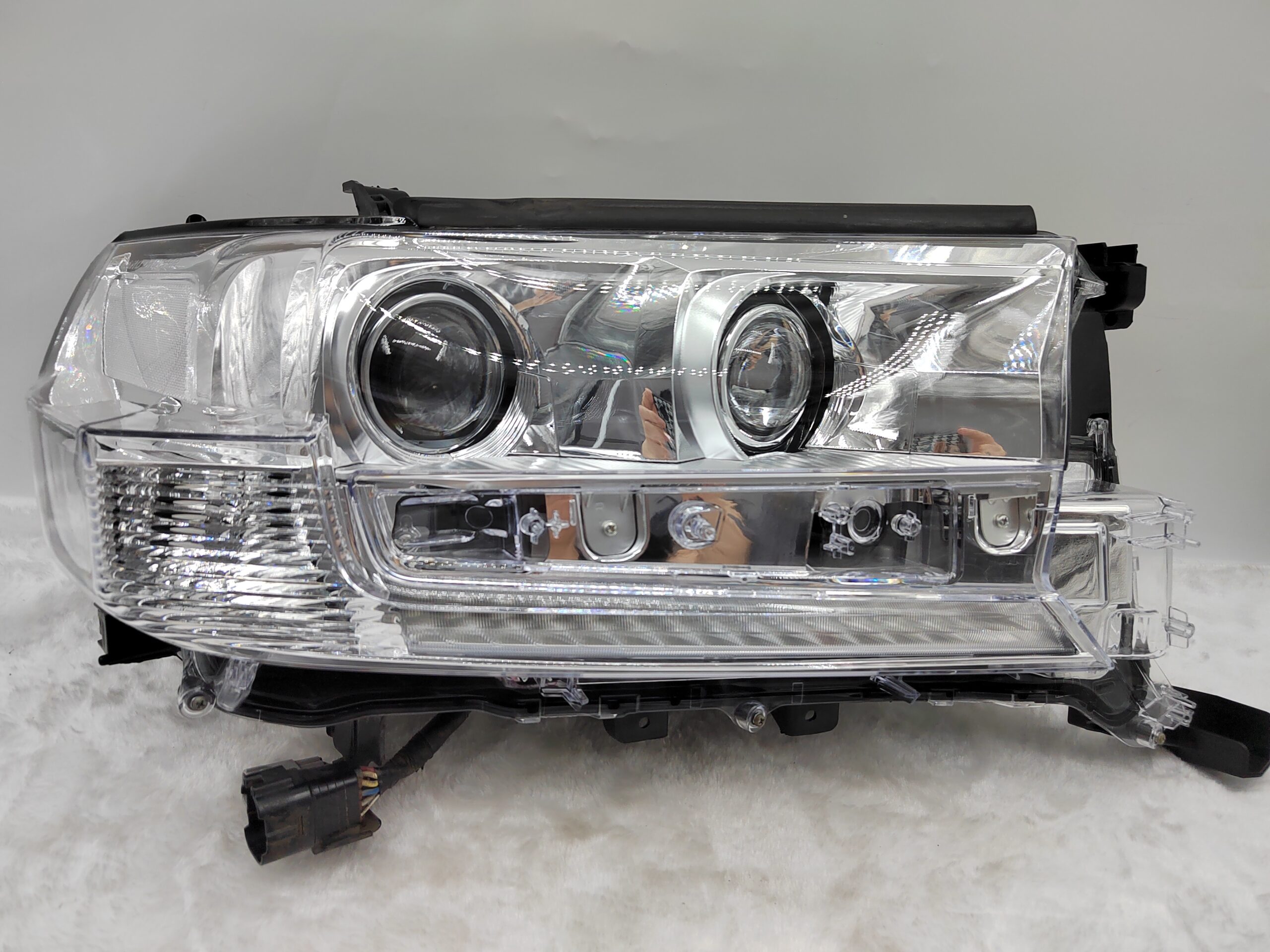 TOYOTA LANDCRUISER 200 SERIES VDJ200R 2016-2021 LED R.H.S HEADLIGHT ASSEMBLY