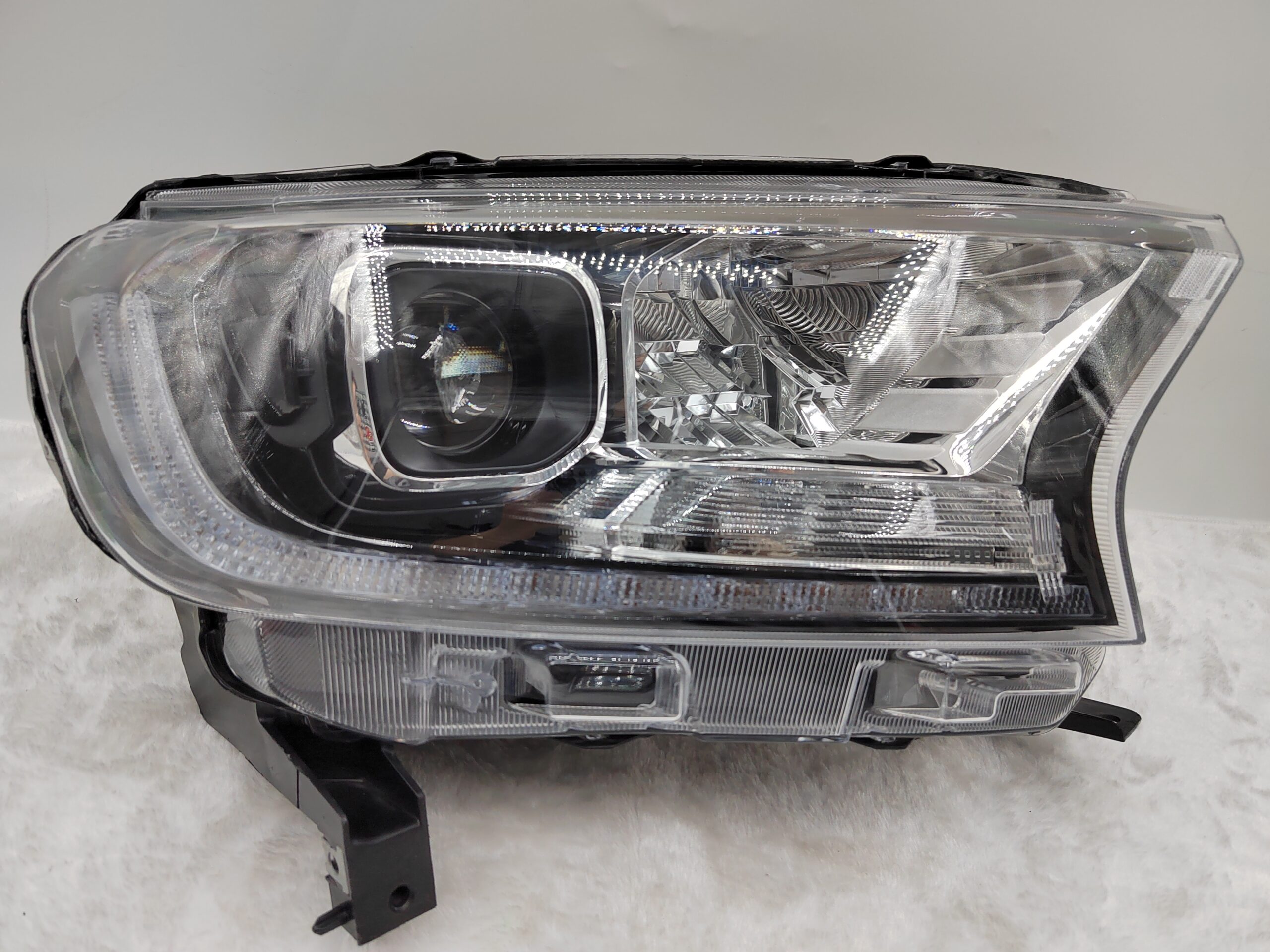 FORD EVEREST RANGER 2020-2021 LED R.H.S HEADLIGHT ASSEMBLY