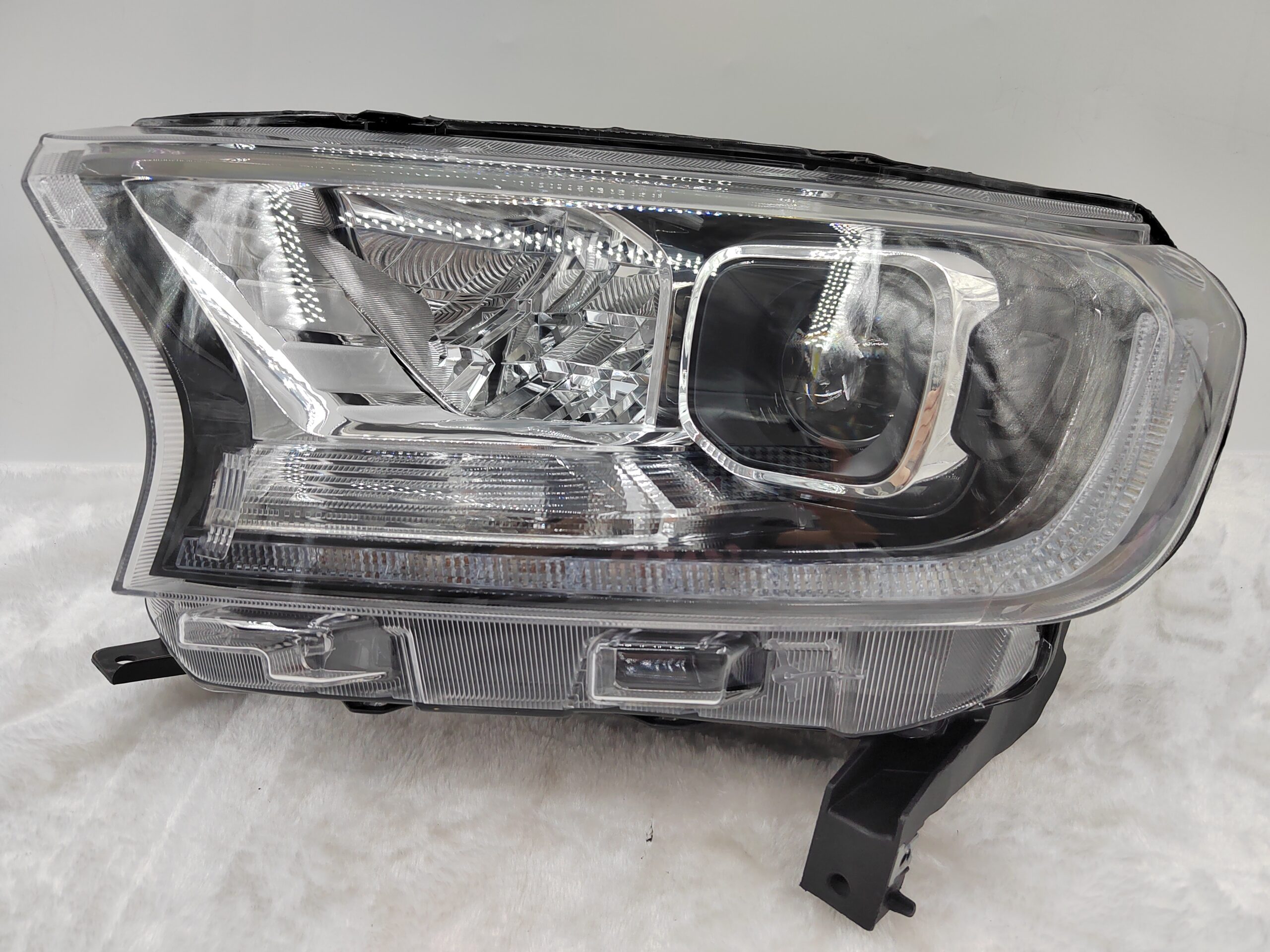 FORD EVEREST RANGER 2020-2021 LED L.H.S HEADLIGHT ASSEMBLY