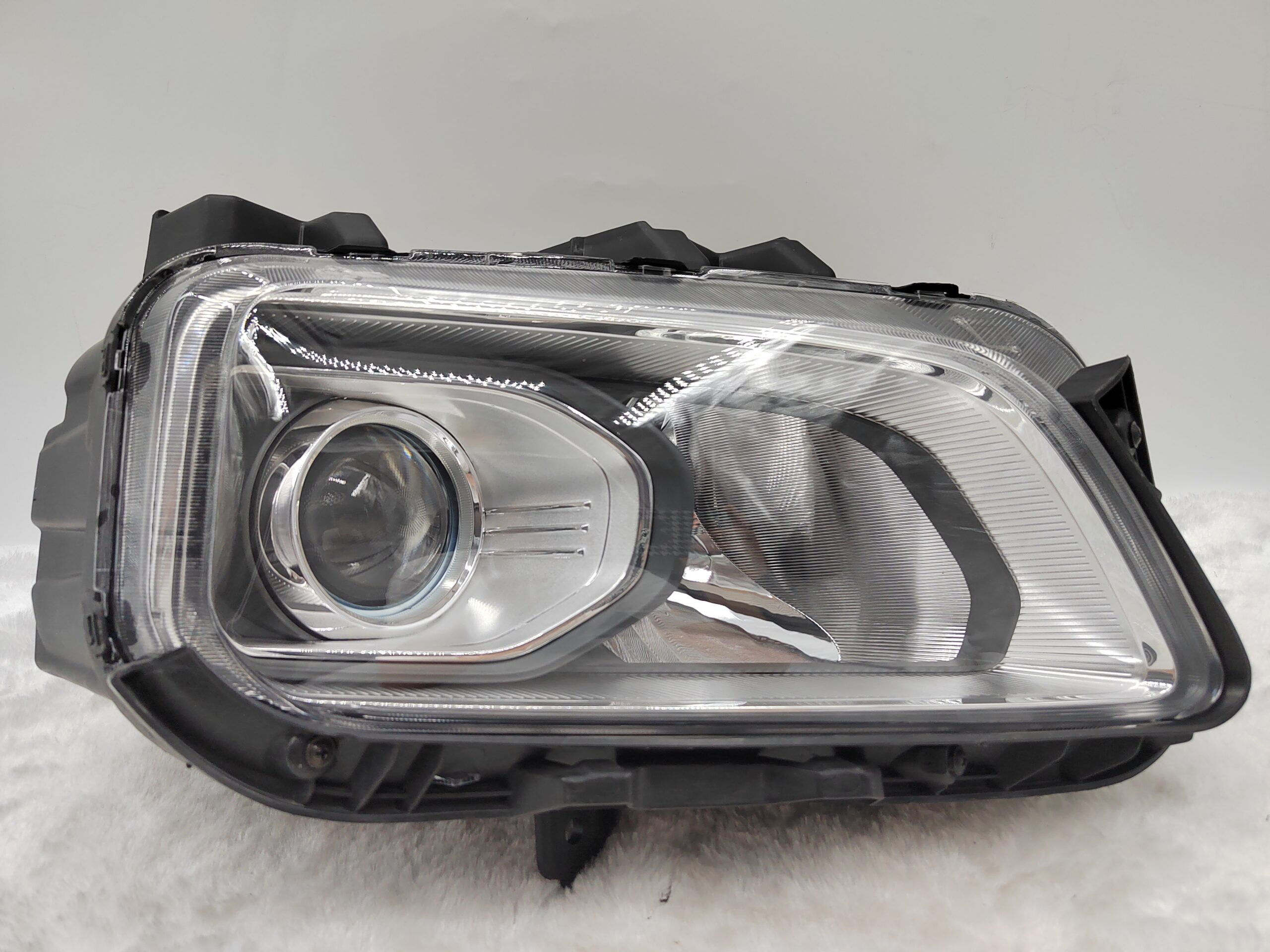 HYUNDAI KONA 2017-2020 HALOGEN R.H.S HEADLIGHT ASSEMBLY