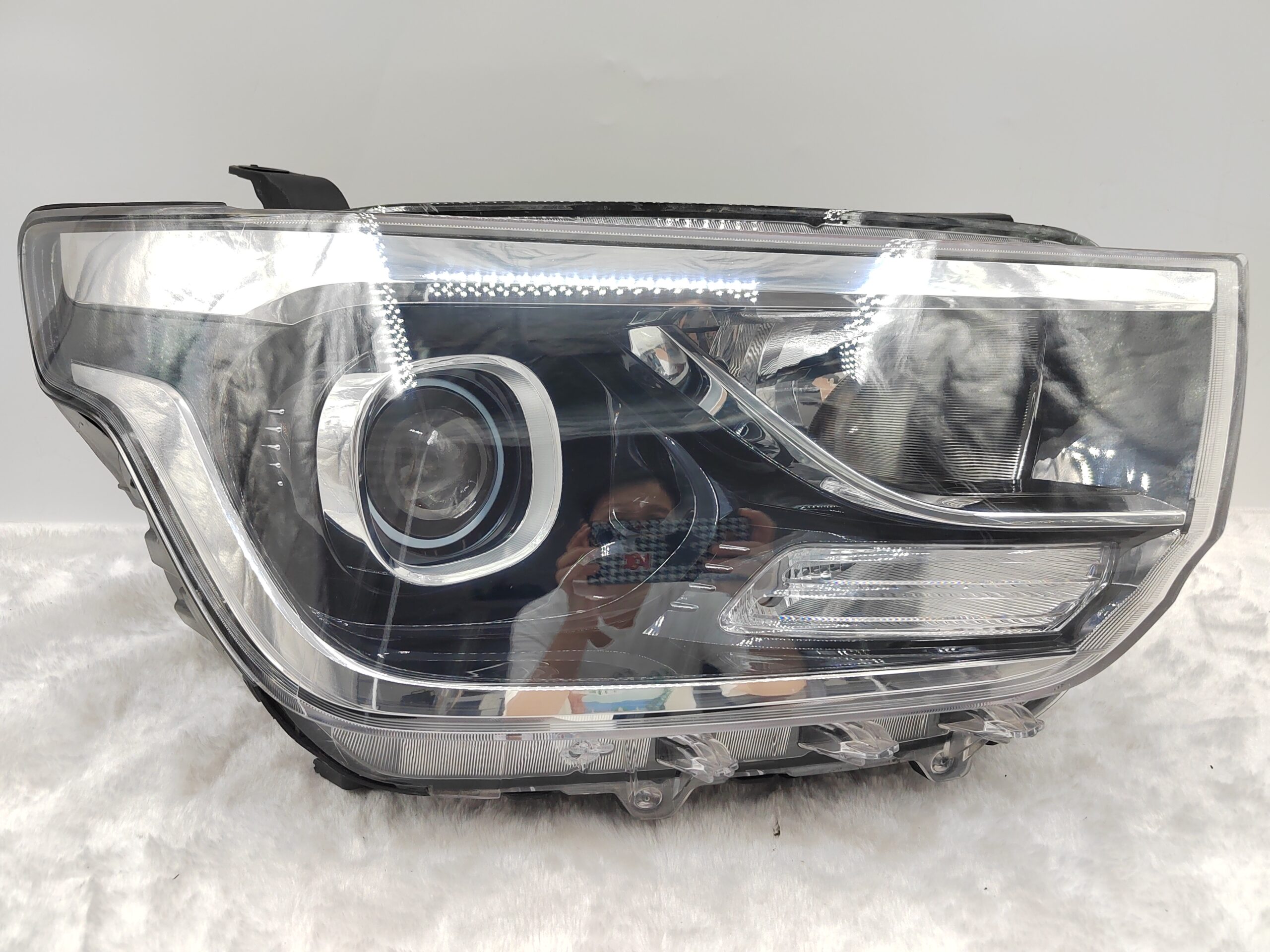 HYUNDAI IMAX TQ4 2018-2023 HALOGEN R.H.S HEADLIGHT ASSEMBLY