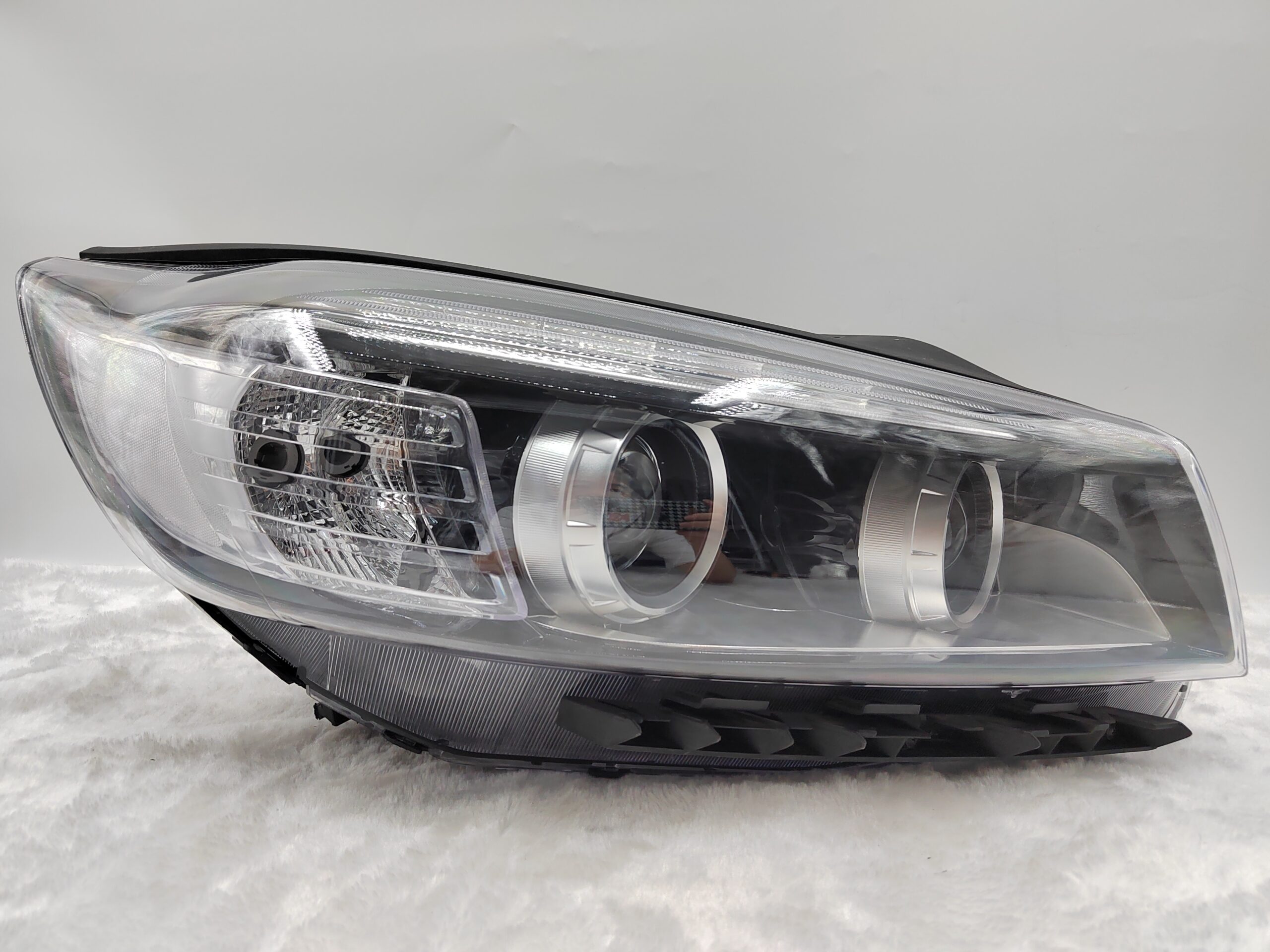 KIA SORENTO 2019-2020 XENON R.H.S HEADLIGHT ASSEMBLY