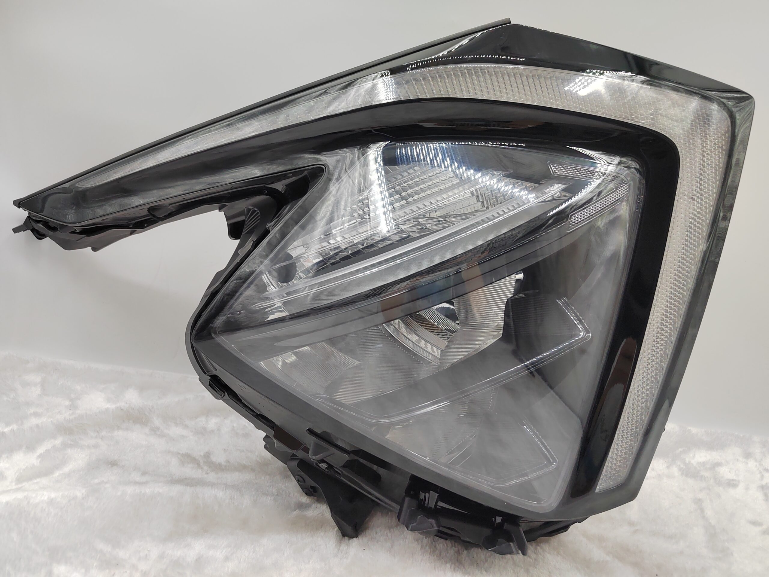 KIA SPORTAGE 2022-2024 LED R.H.S HEADLIGHT ASSEMBLY