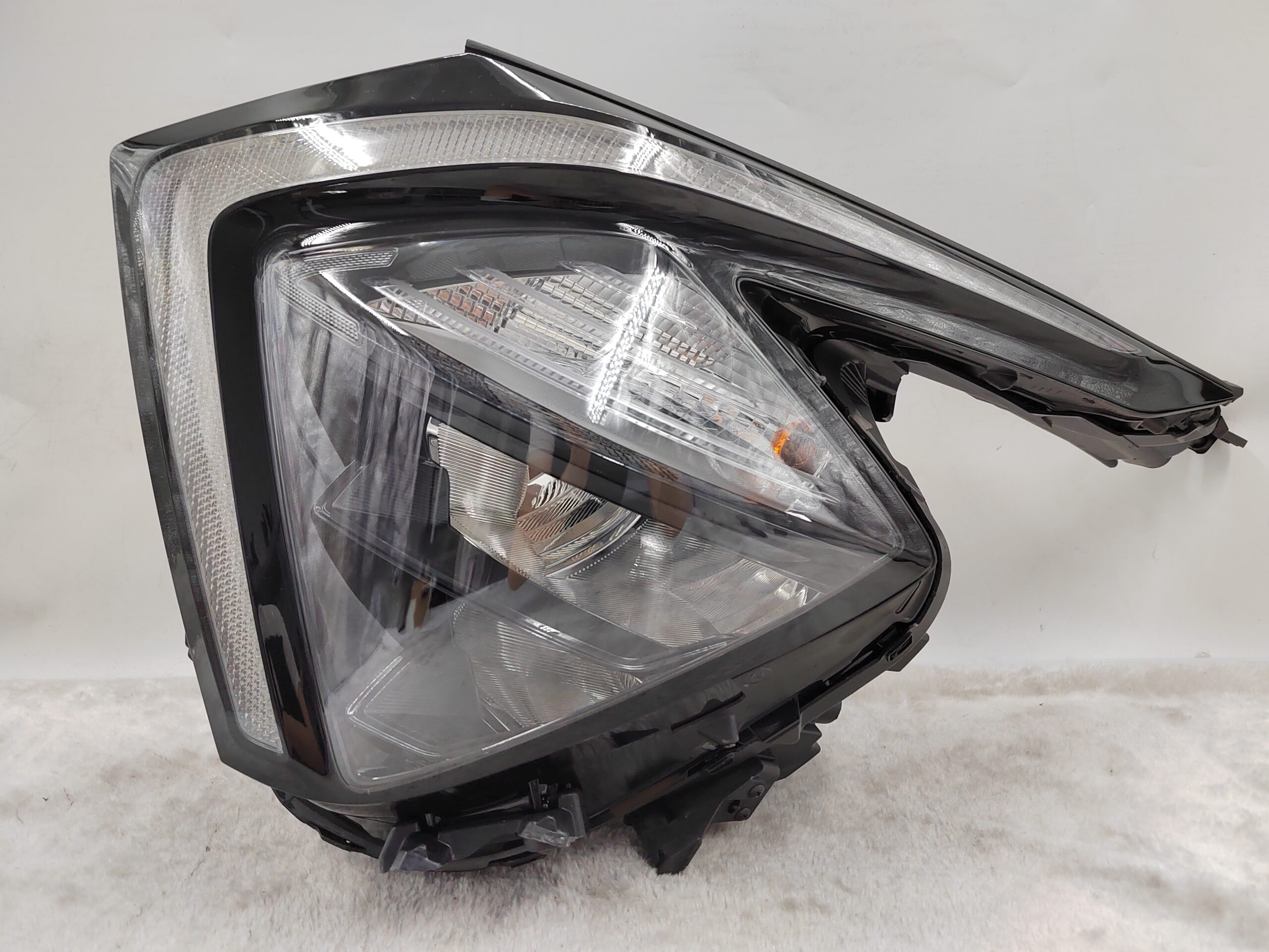 KIA SPORTAGE 2022-2024 LED L.H.S HEADLIGHT ASSEMBLY