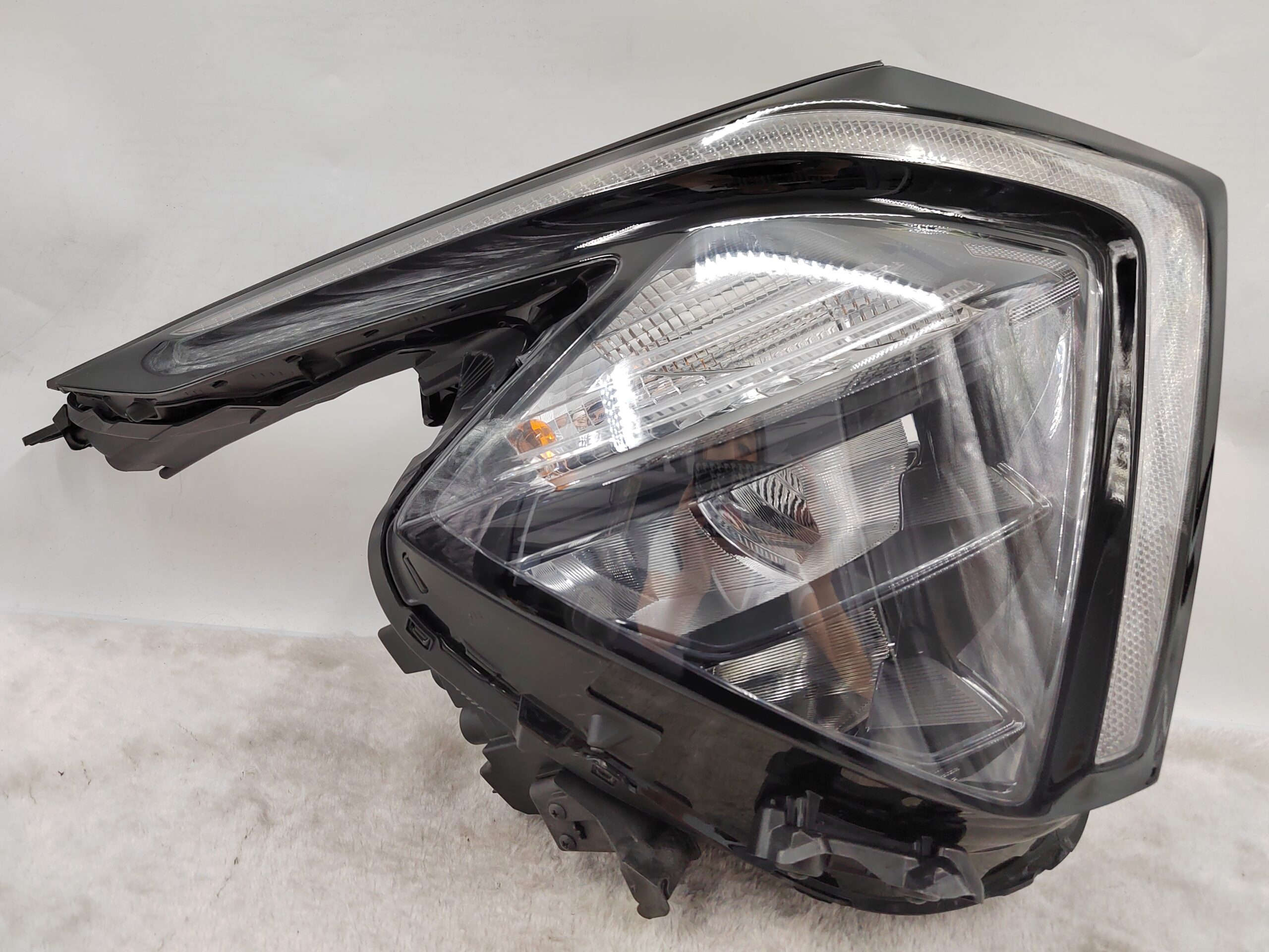 KIA SPORTAGE 2022-2024 LED R.H.S HEADLIGHT ASSEMBLY