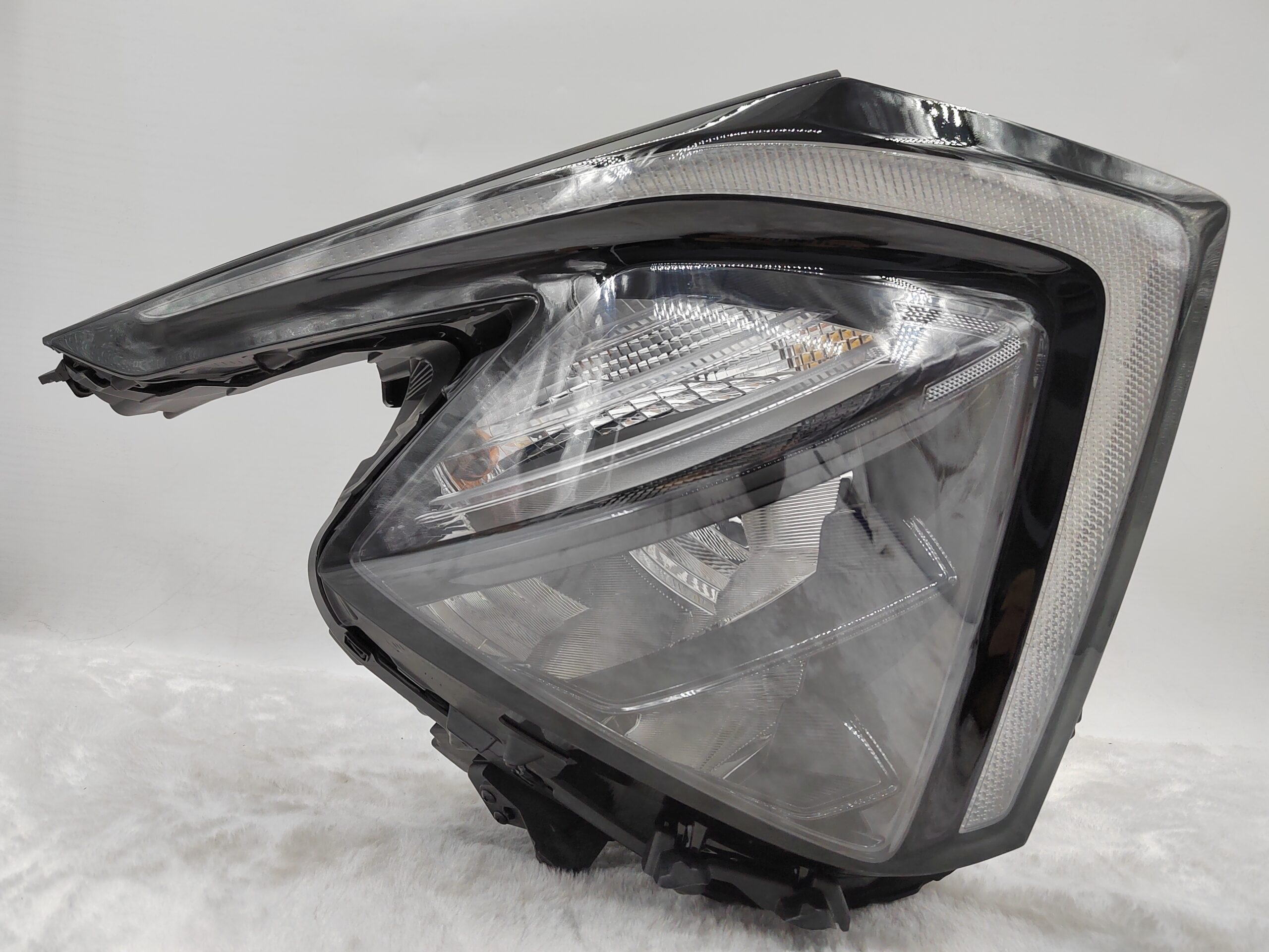 KIA SPORTAGE 2022-2024 LED R.H.S HEADLIGHT ASSEMBLY