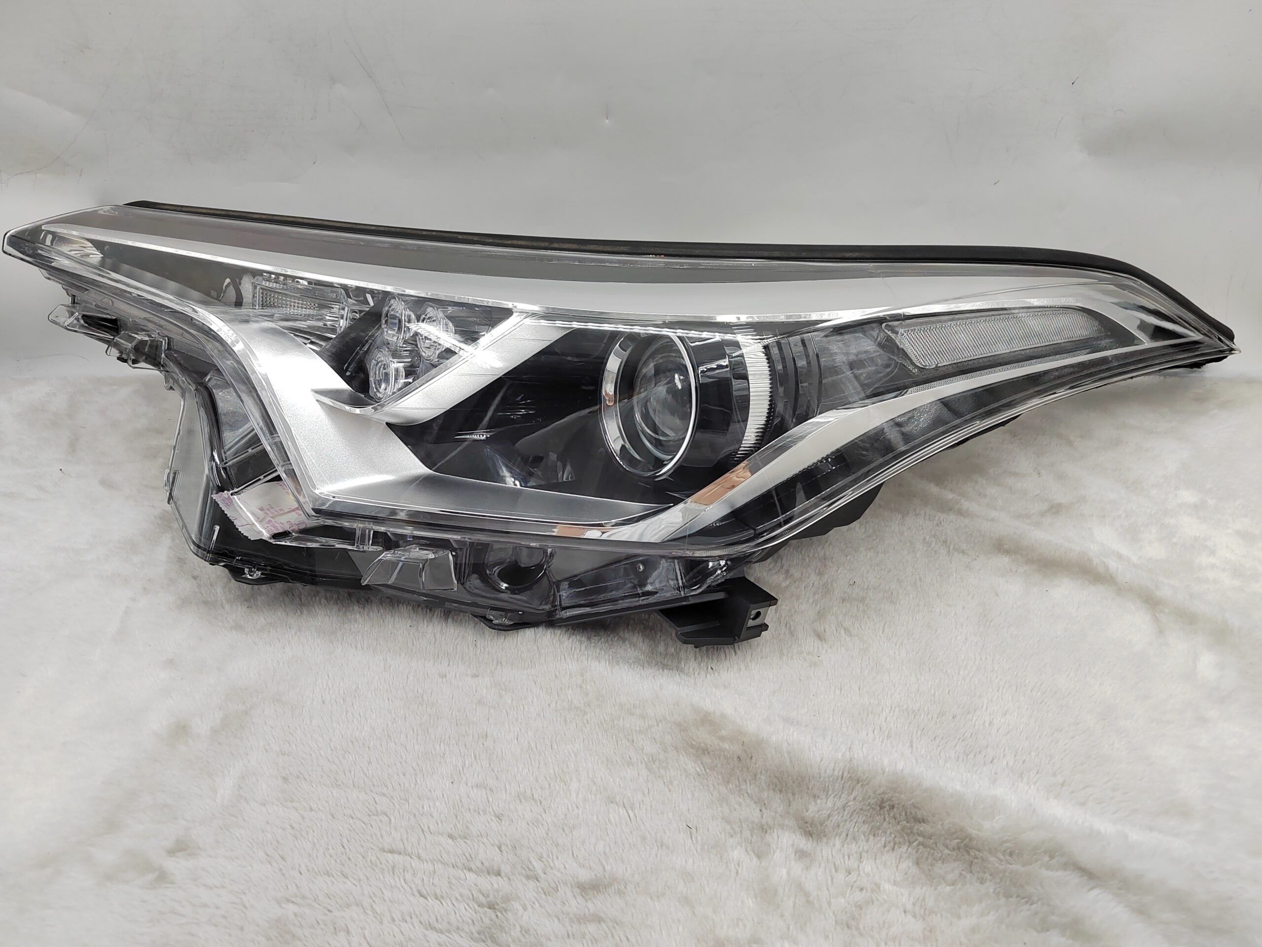 TOYOTA C-HR 2016-2019 HALOGEN L.H.S HEADLIGHT ASSEMBLY