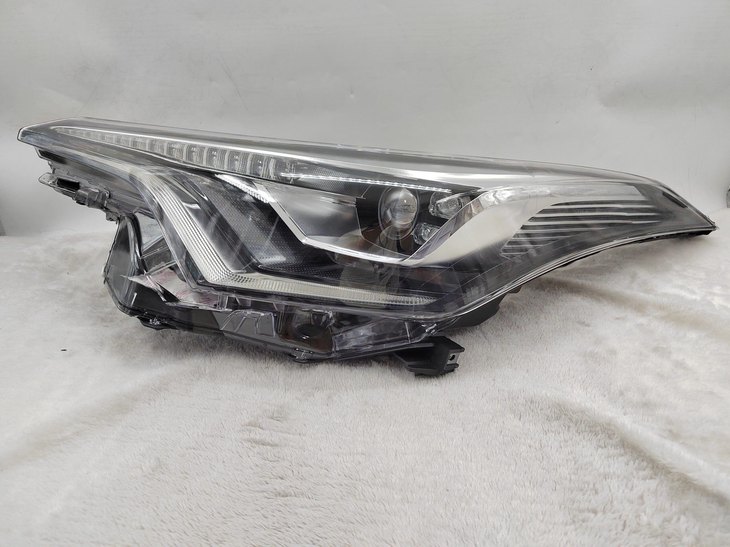 TOYOTA C-HR 2016-2019 LED L.H.S HEADLIGHT ASSEMBLY