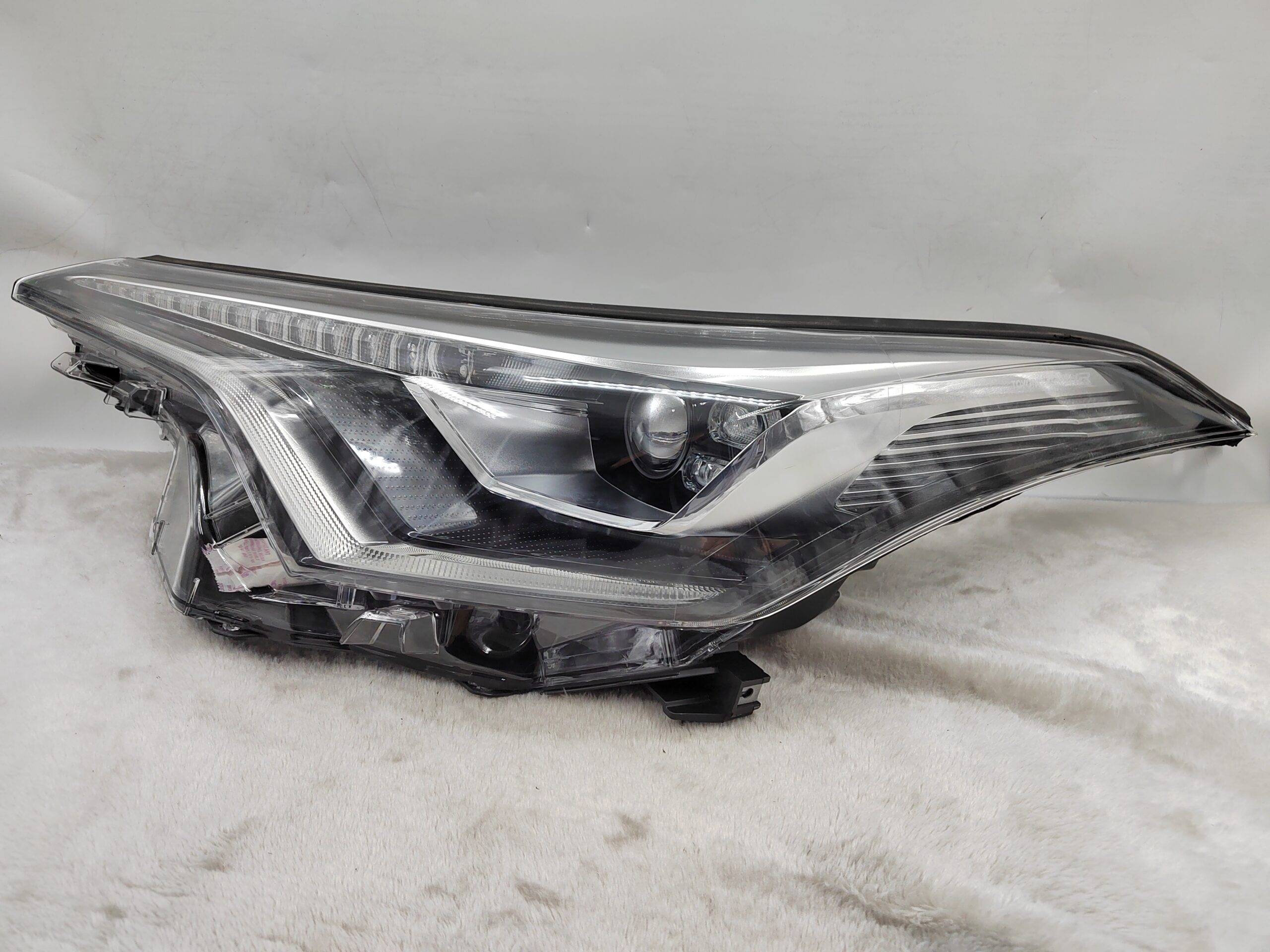 TOYOTA C-HR 2016-2019 LED L.H.S HEADLIGHT ASSEMBLY