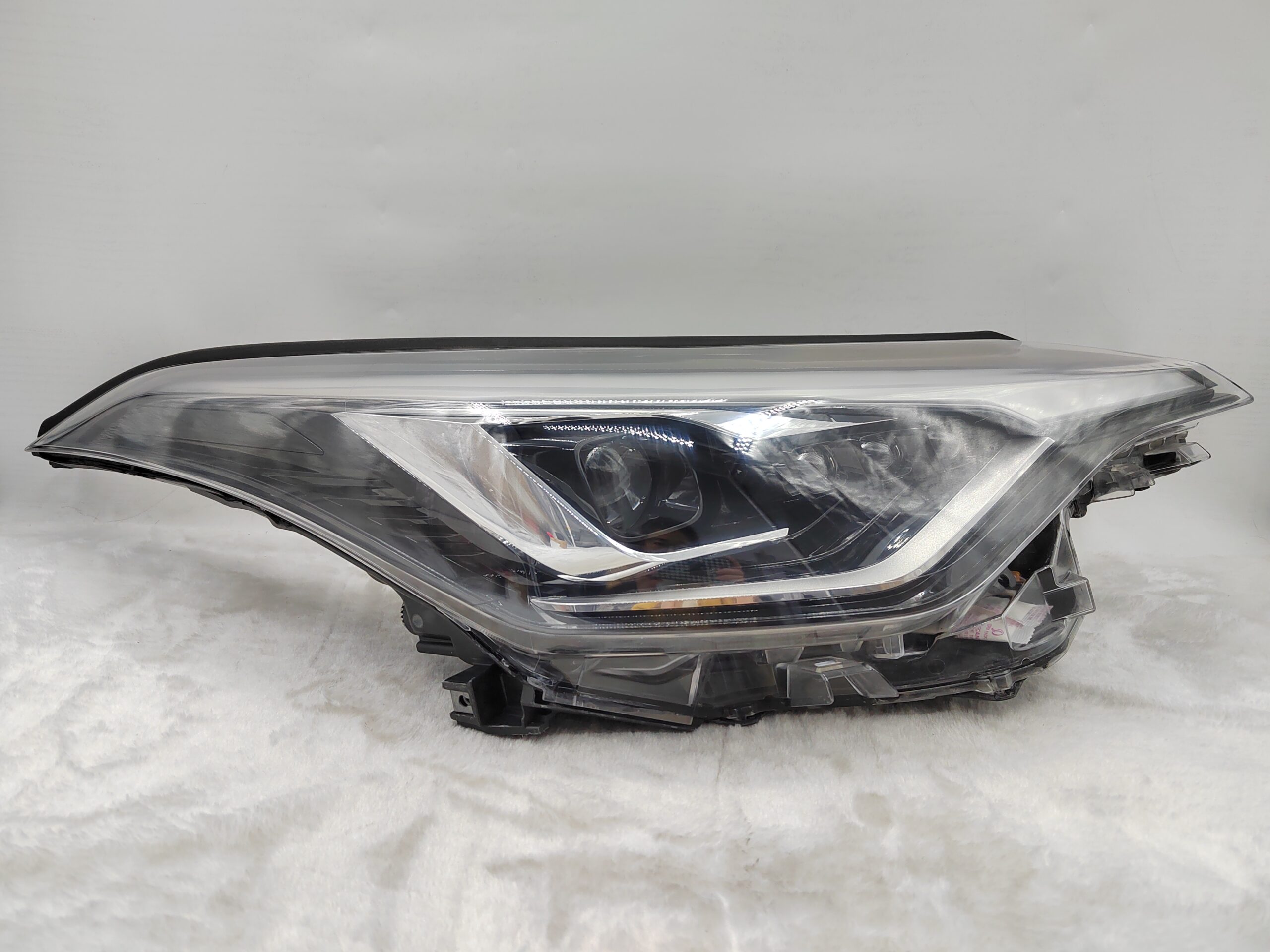 TOYOTA C-HR NGX50 2020-2023 LED R.H.S HEADLIGHT ASSEMBLY