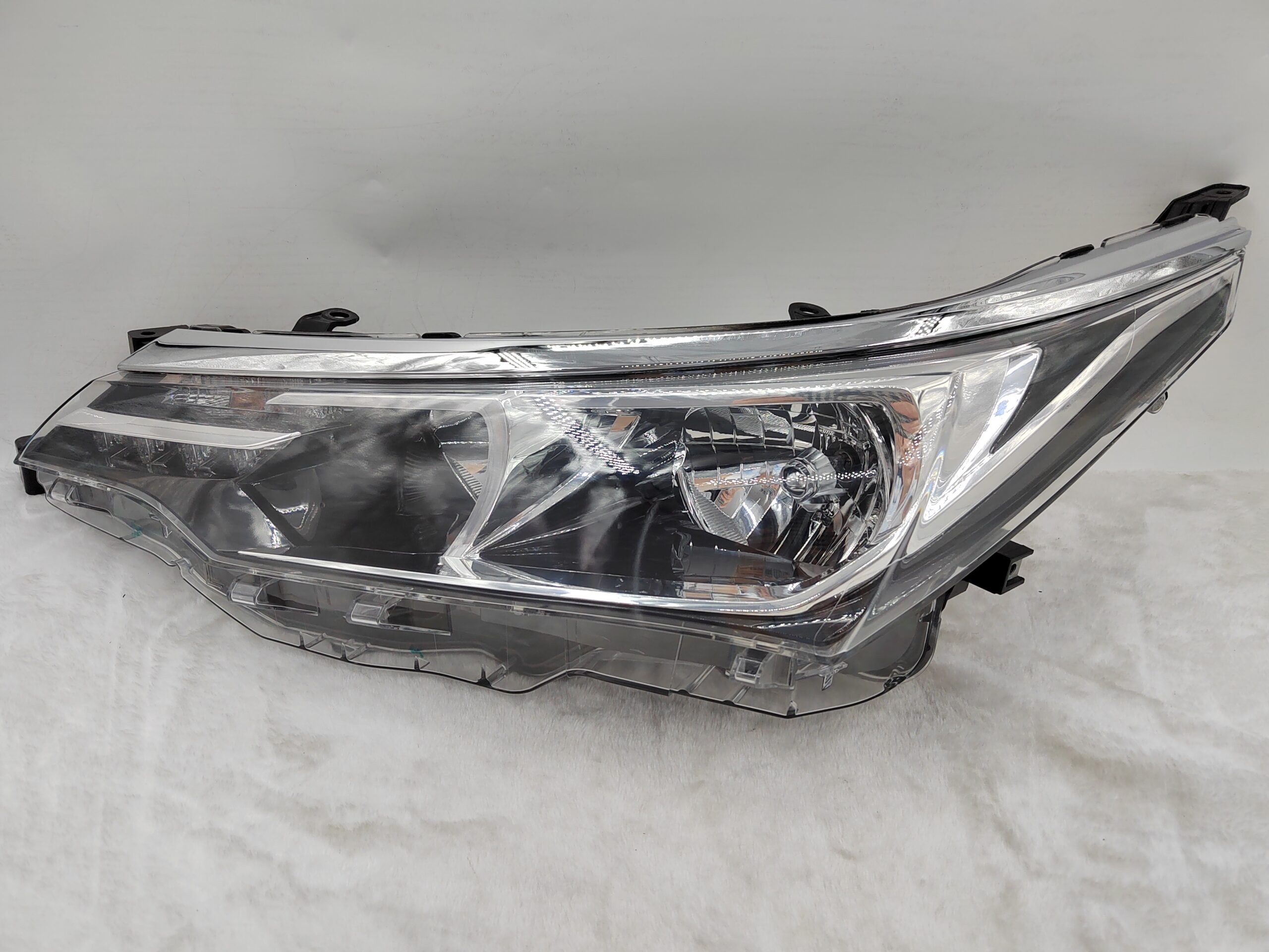 TOYOTA COROLLA 2017-2018 HALOGEN L.H.S HEADLIGHT ASSEMBLY